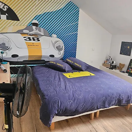 R Proche Circuit 24h Bed & Breakfast